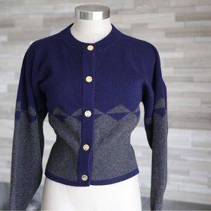 Vintage 100% pure Scotland Cashmere CHANEL cardigan. Super light & warm. S 2-6